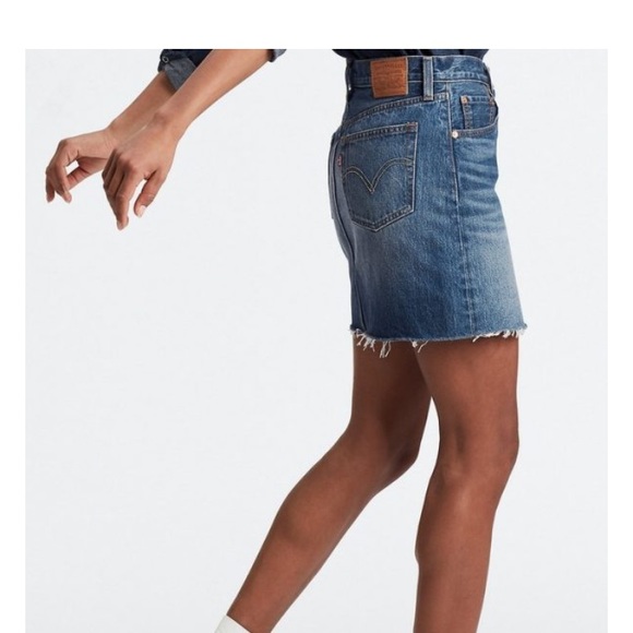 Levi’s deconstructed mini skirt - Picture 2 of 8